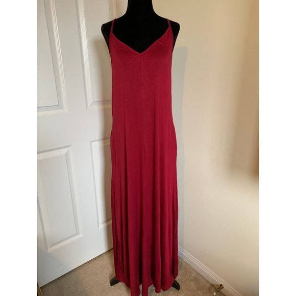 Burgundy Maxi Cami Dress With Pockets - Picture 3 of 4